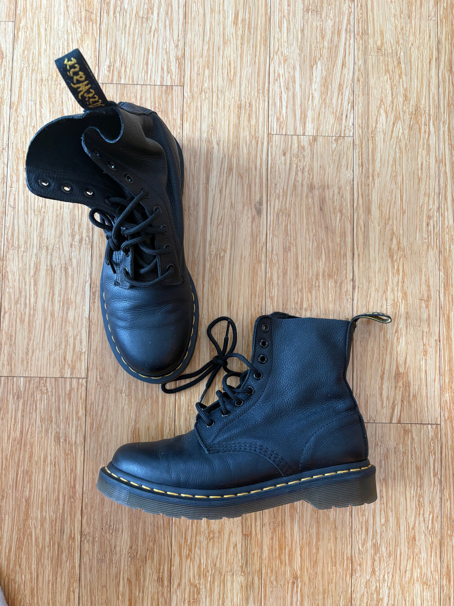 Women's Doc Martens Boots - Hardly Worn - Size 8