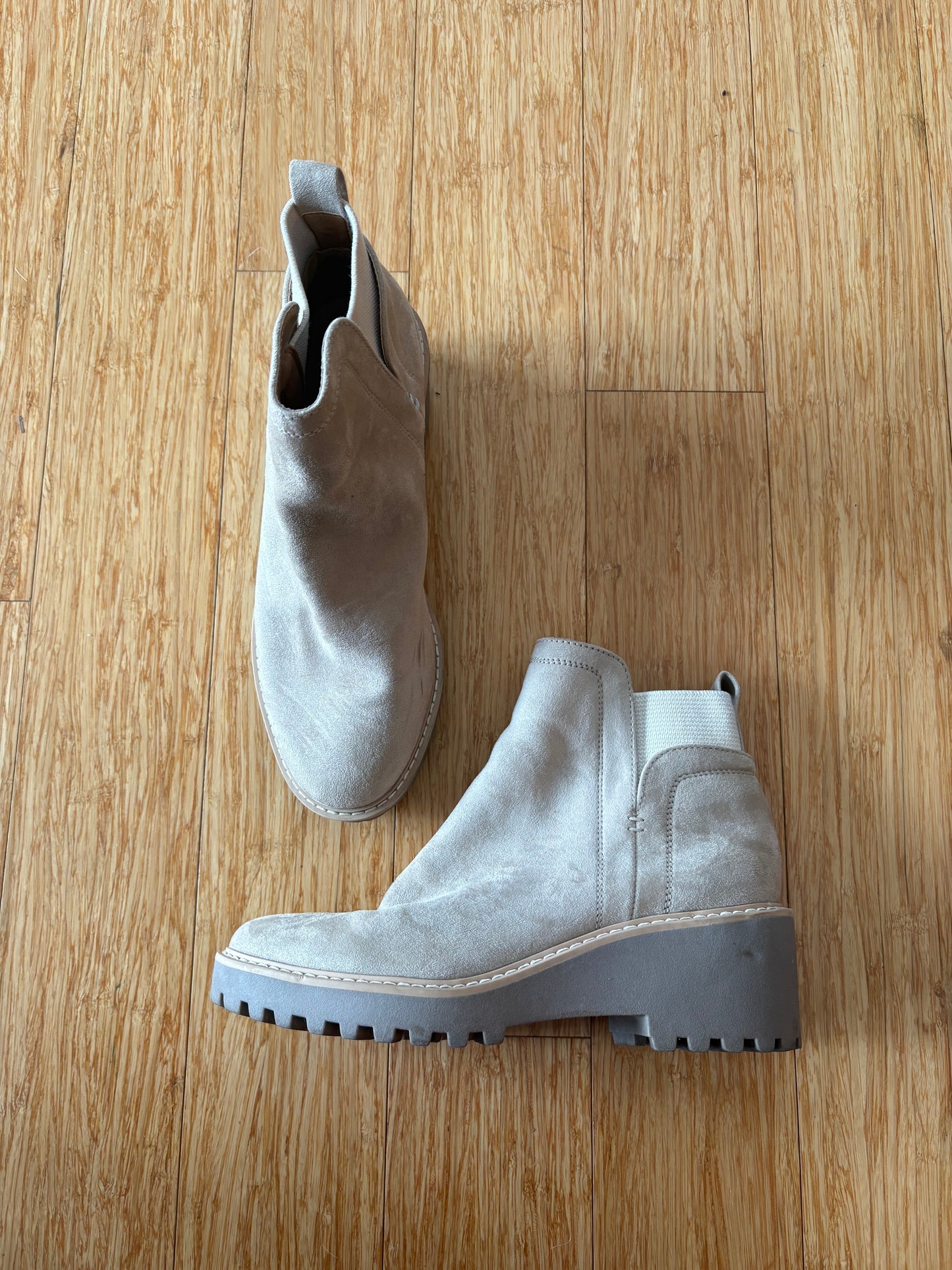 Women's Dolce Vita Suede Rielle Chelsea Boots - Size 8.5