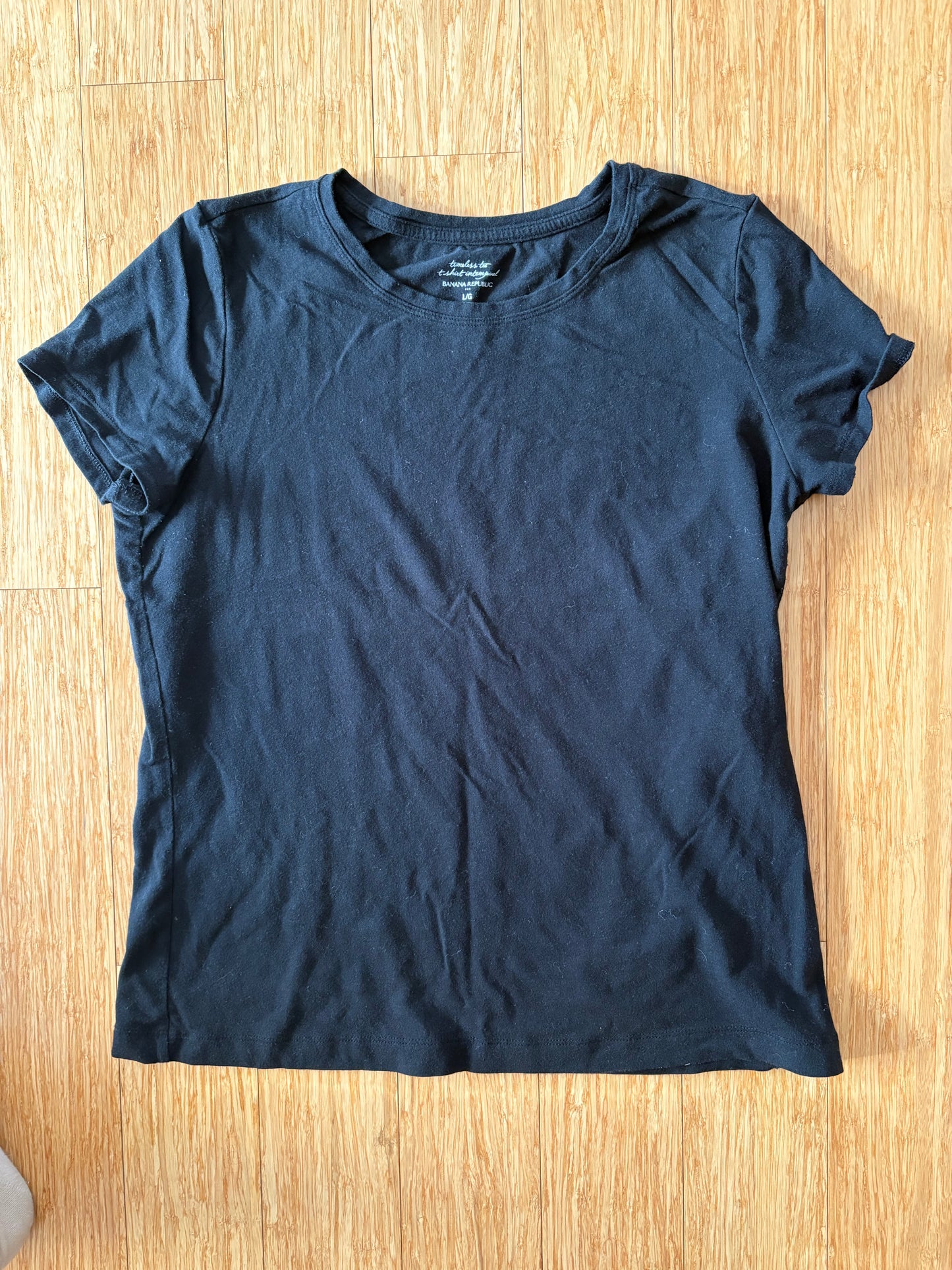 Women's Banana Republic Basic Tee - Size L