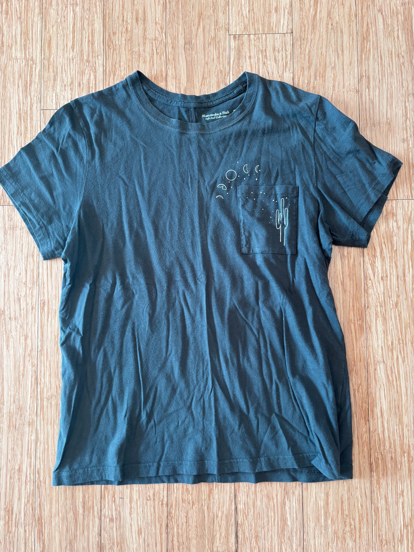 Women's Abercrombie + Fitch Desert Tee - Size M