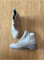 Women's Dolce Vita Suede Rielle Chelsea Boots - Size 8.5